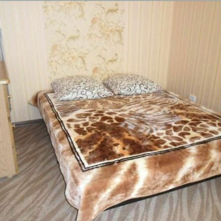 Квартира На Углу Ул. Титова И Пр. Богдана Хмельницкого Dnipro Eksteriør bilde